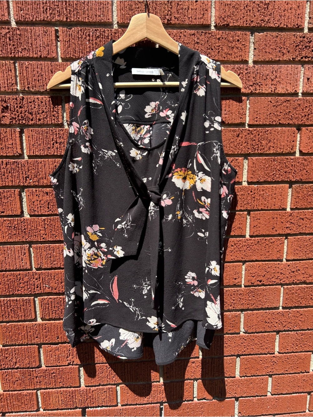 Bishop + Young Floral Cold Shoulder Tie Neck Blouse Women’s Small Sleeveless Top